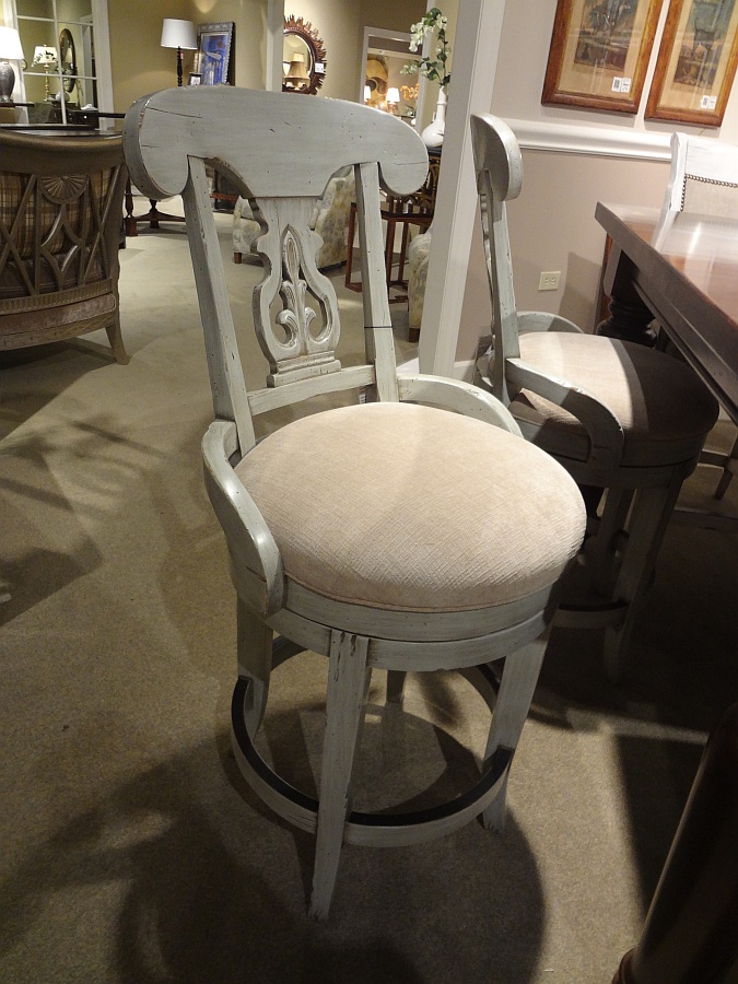 американская мебель с искусственным старением